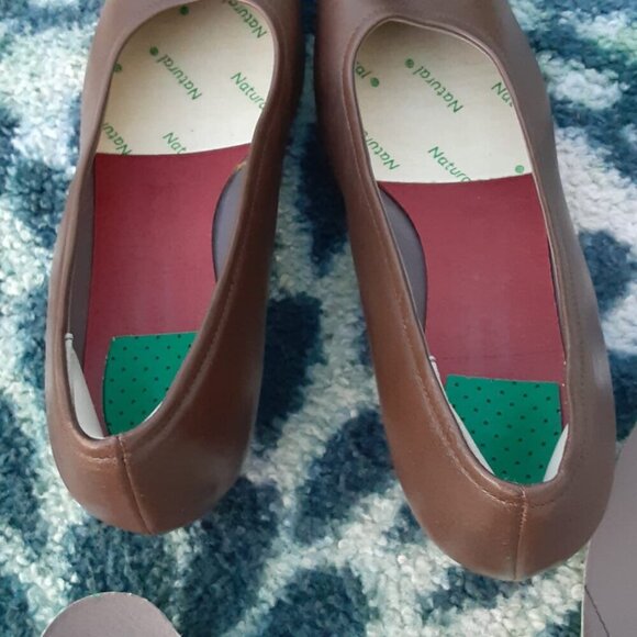 SAS Regina Pump in brown size 7.5M - Picture 6 of 8